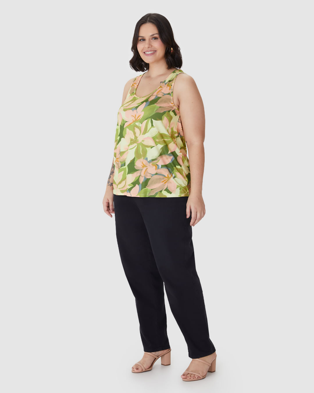 Regata Feminina Plus Size Decote U Alça Larga Em Viscose Stretch - Imagem 22