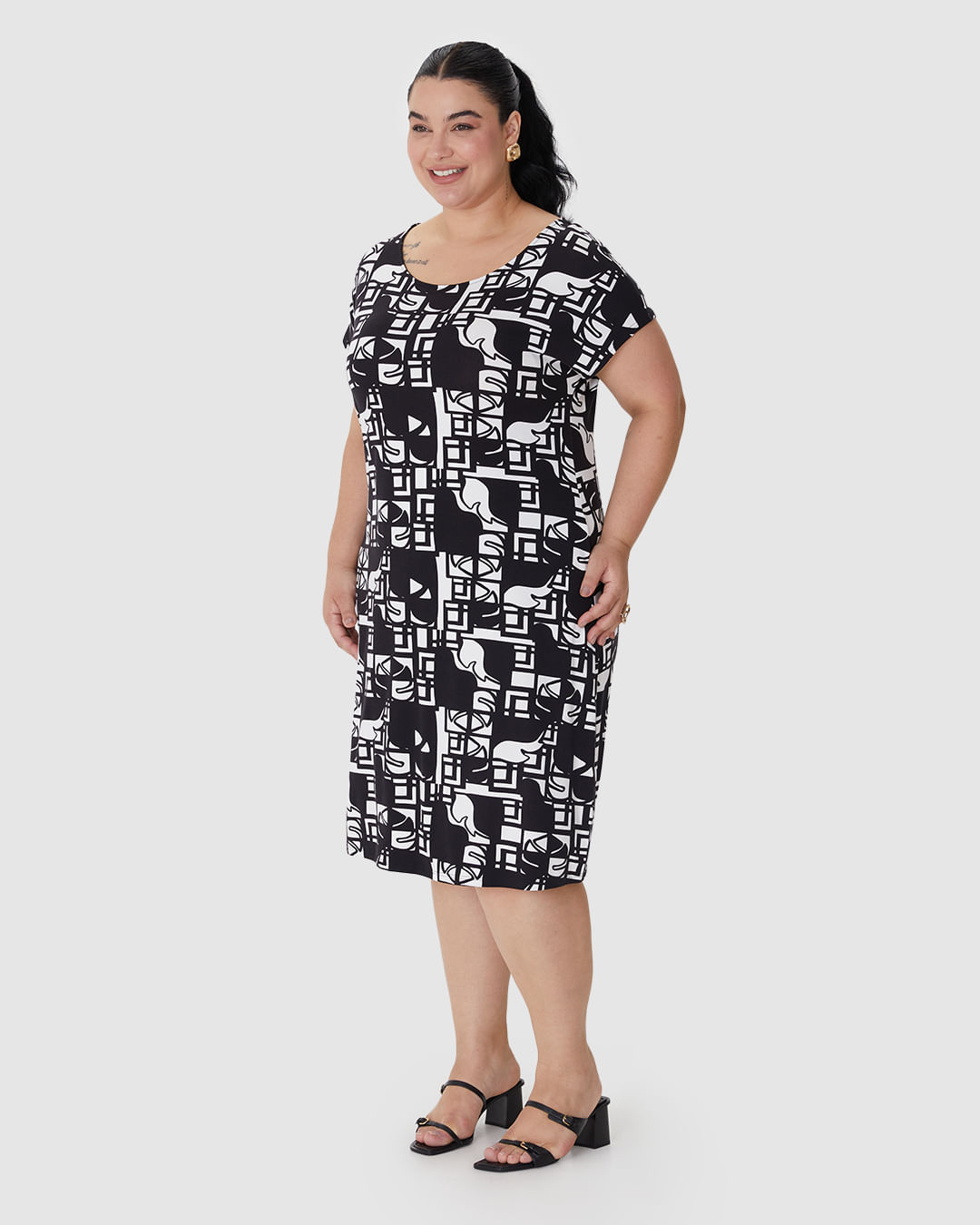 Vestido Feminino Plus Size Reto Estampa Digital Em Viscose Stretch - Imagem 17