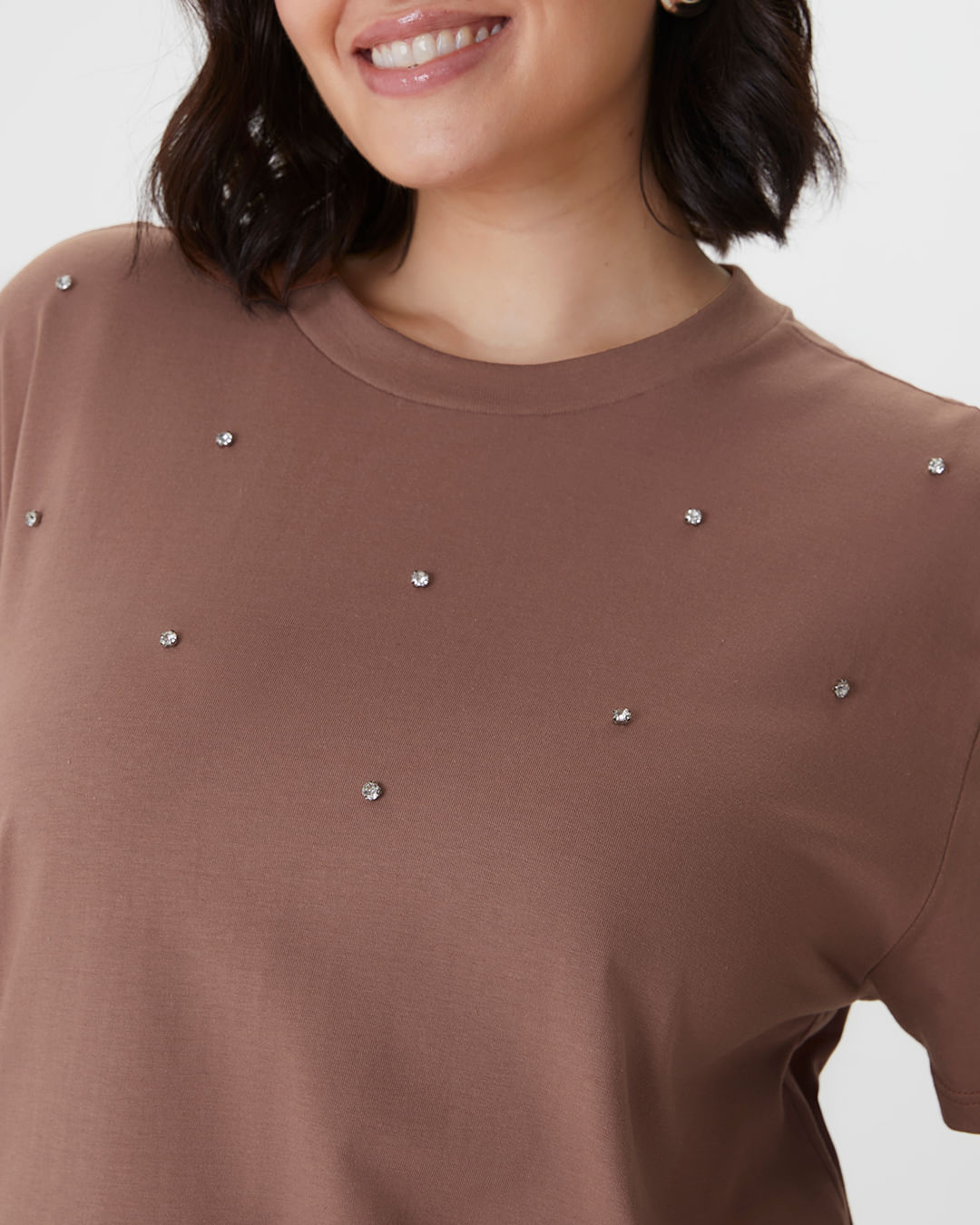 Camiseta Feminina Plus Size Box Aplique Rebite Com Strass Em Algodão - Imagem 18