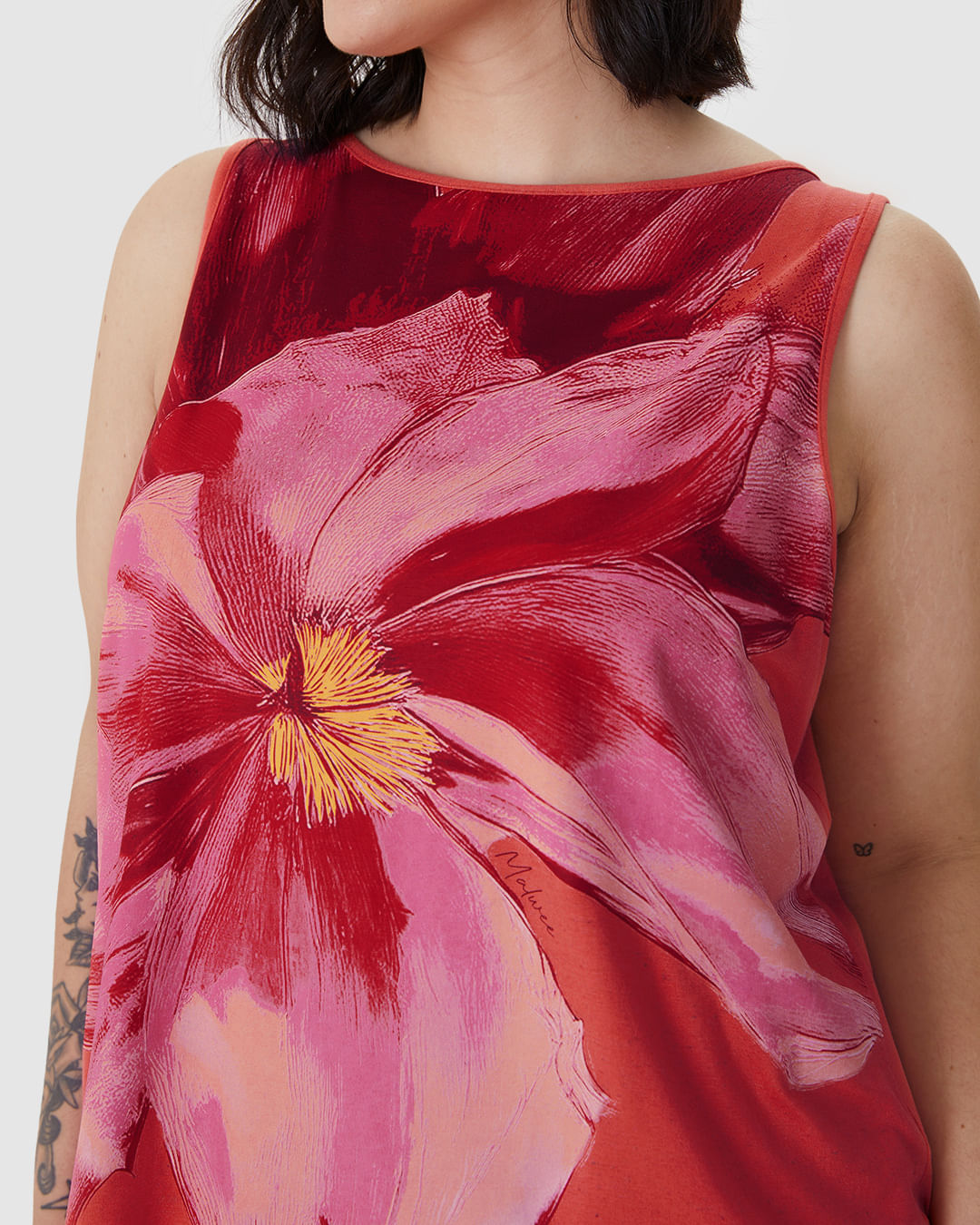 Regata Feminina Plus Size Evasê Estampada Em Malha Viscolinho Stretch - Imagem 13