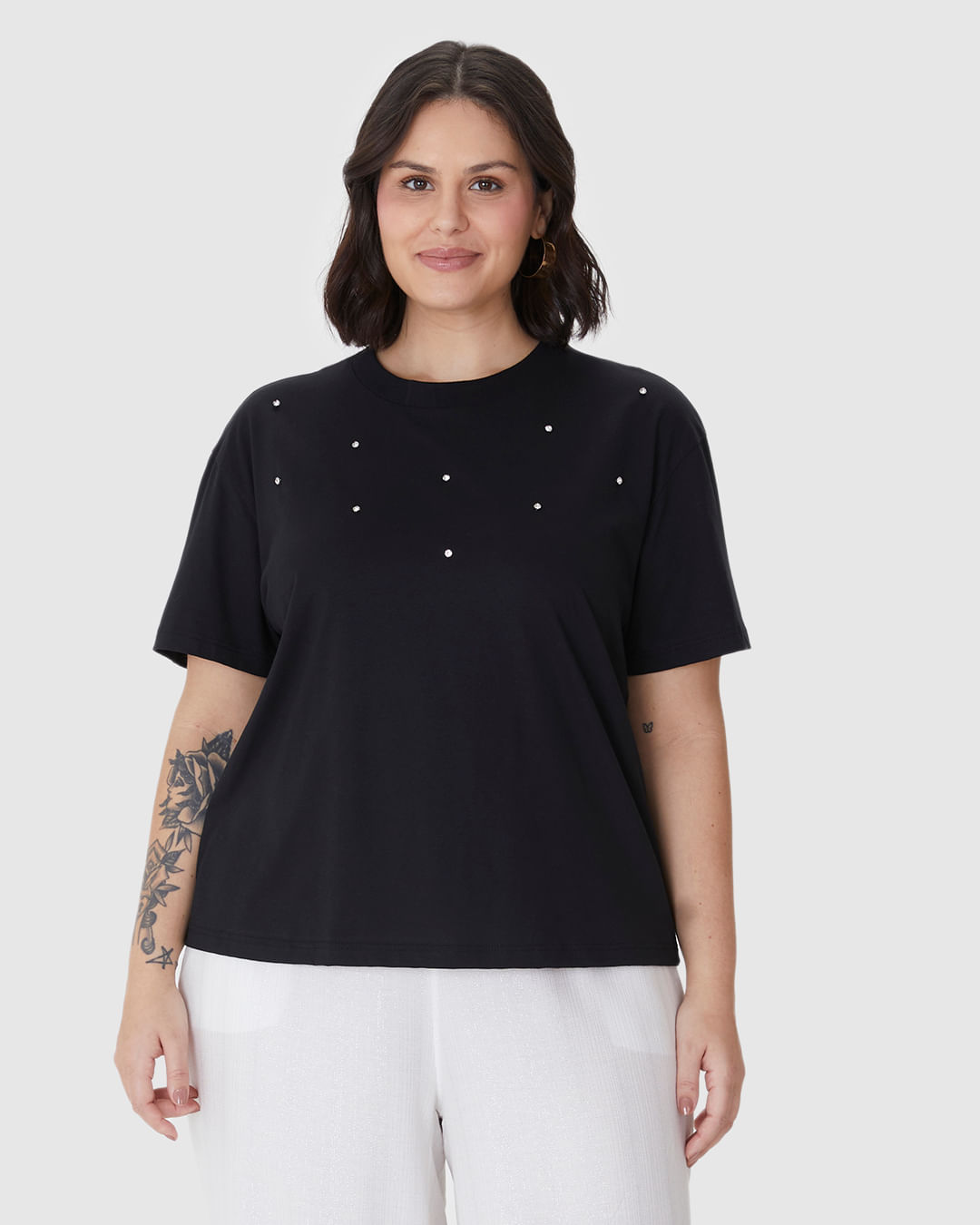 Camiseta Feminina Plus Size Box Aplique Rebite Com Strass Em Algodão - Imagem 14