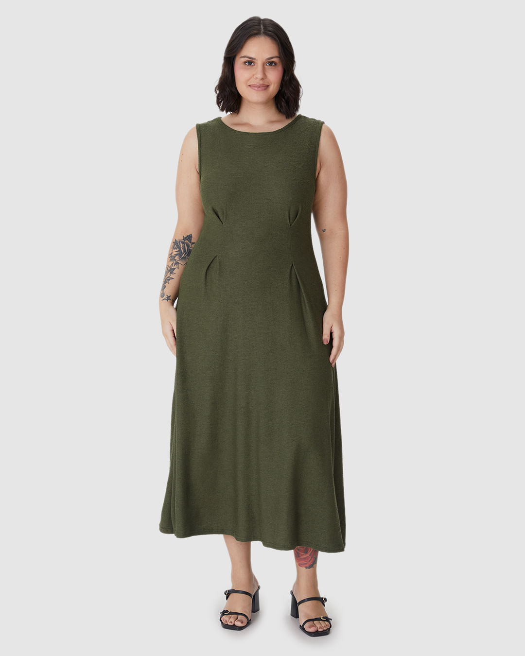 Vestido Midi Feminino Plus Size Acinturado Em Malha Viscose Texturizada - Imagem 4