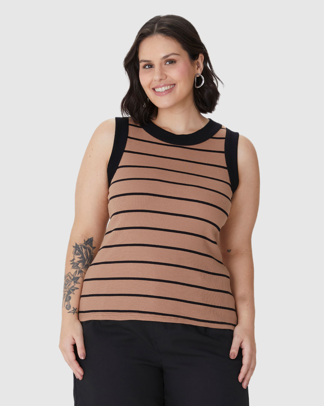 Regata Feminina Plus Size Justa Costura Contraste Em Ribana Listrada - Imagem 14