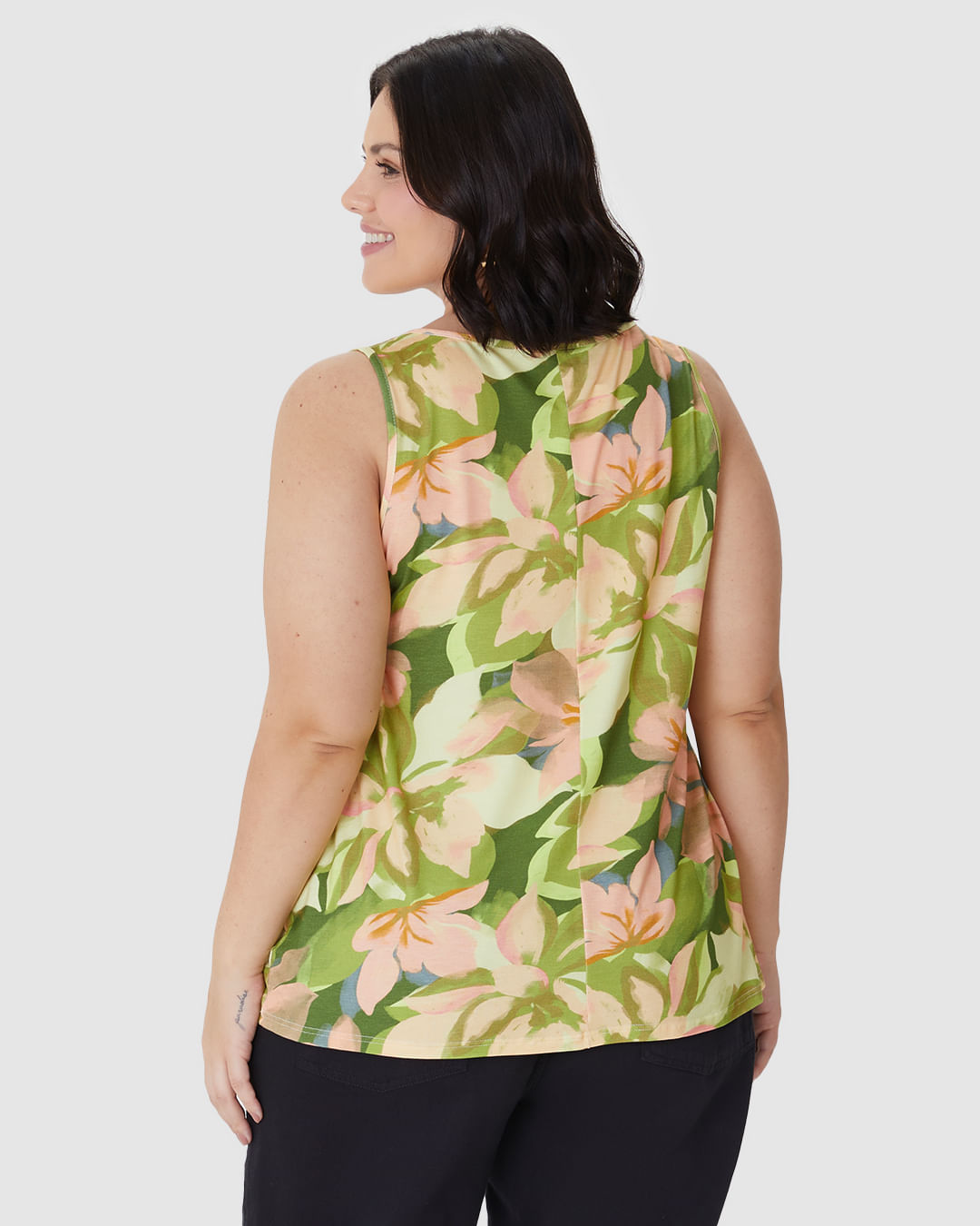 Regata Feminina Plus Size Decote U Alça Larga Em Viscose Stretch - Imagem 5