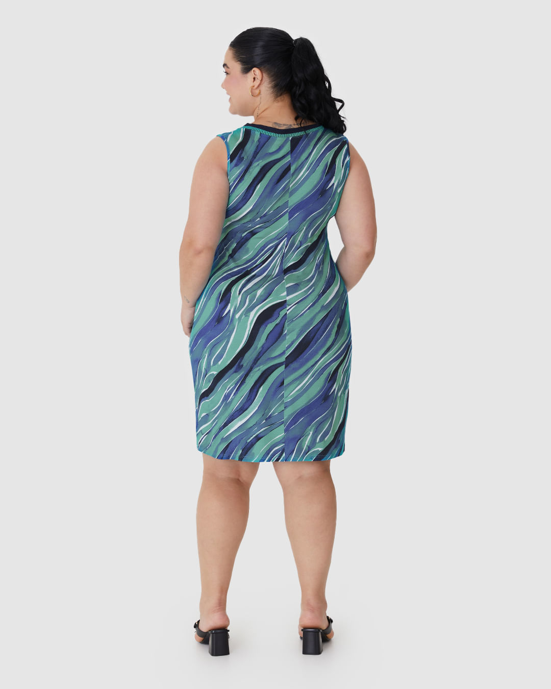 Vestido Feminino Plus Size Reto Decote Redondo Retilínea Em Viscose Stretch - Imagem 20