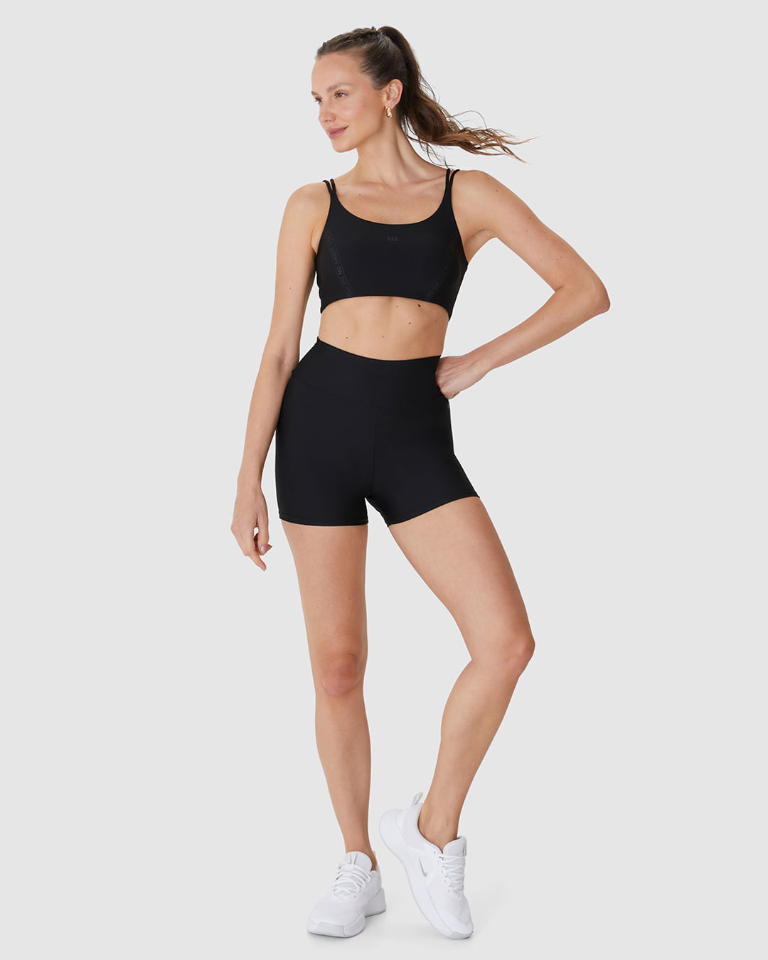 Shorts Esportivo Feminino Living On The Move em Malha Dry e Proteção UV50+ Malwee Active