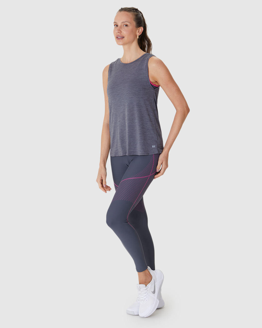 Regata Esportiva Feminina Costas Transpassada Em Malha Rajada Dry Malwee Active - Imagem 2