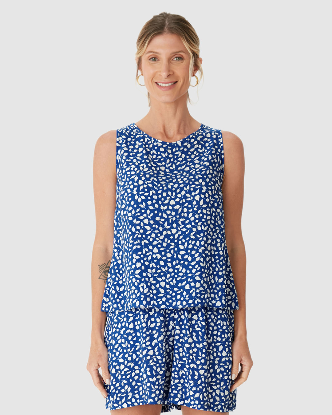 Regata Básica Feminina Long Cropped Alça Larga Em Viscose - Imagem 19