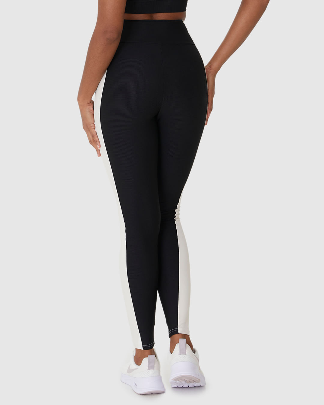 Calça Legging Esportiva Bicolor Em Malha Canelada Malwee Active - Imagem 15