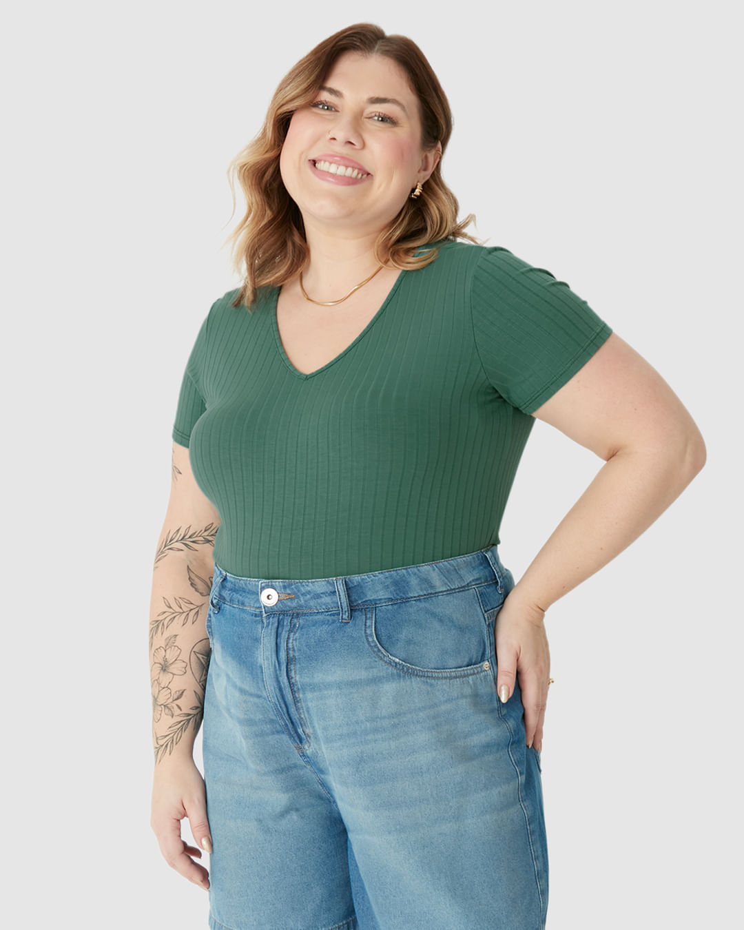 Blusa Básica Feminina Plus Size Decote V Em Canelado De Viscose - Imagem 6