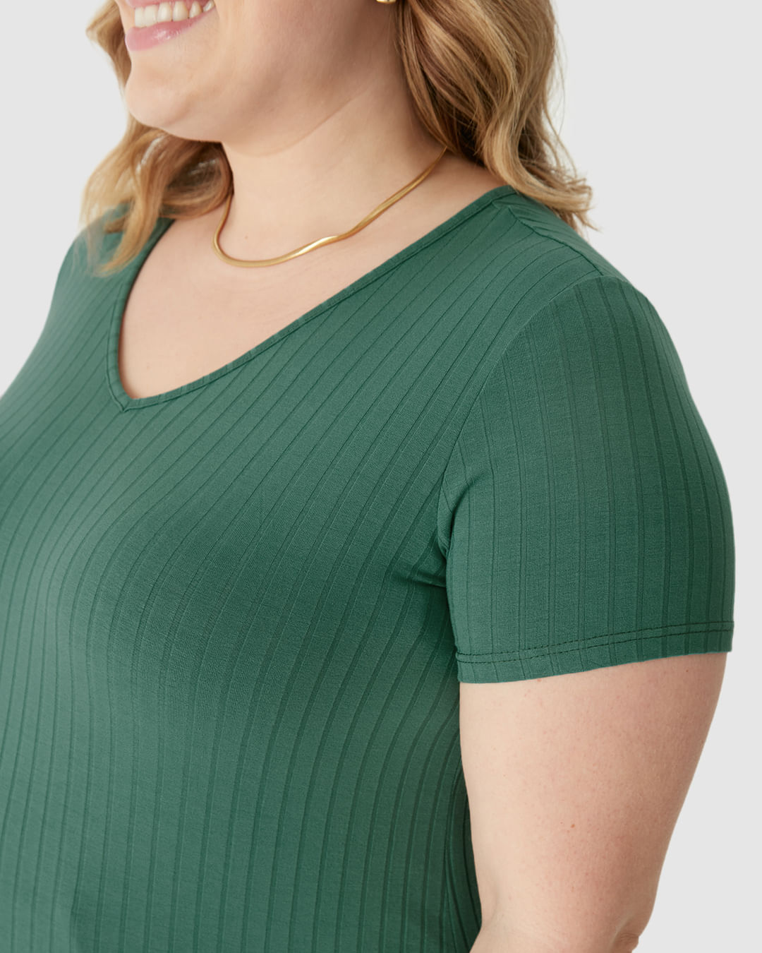 Blusa Básica Feminina Plus Size Decote V Em Canelado De Viscose - Imagem 23