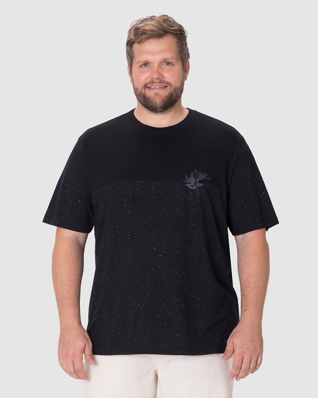 Camiseta Masculina Plus Size Detalhe Recorte Em Malha Botonê - Imagem 4