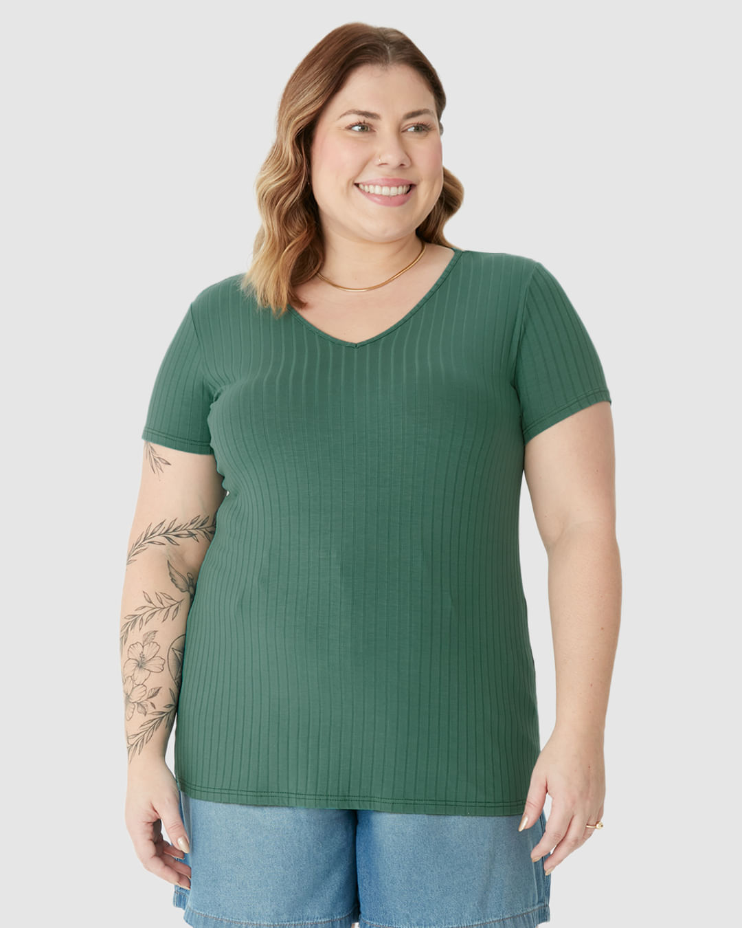 Blusa Básica Feminina Plus Size Decote V Em Canelado De Viscose - Imagem 19