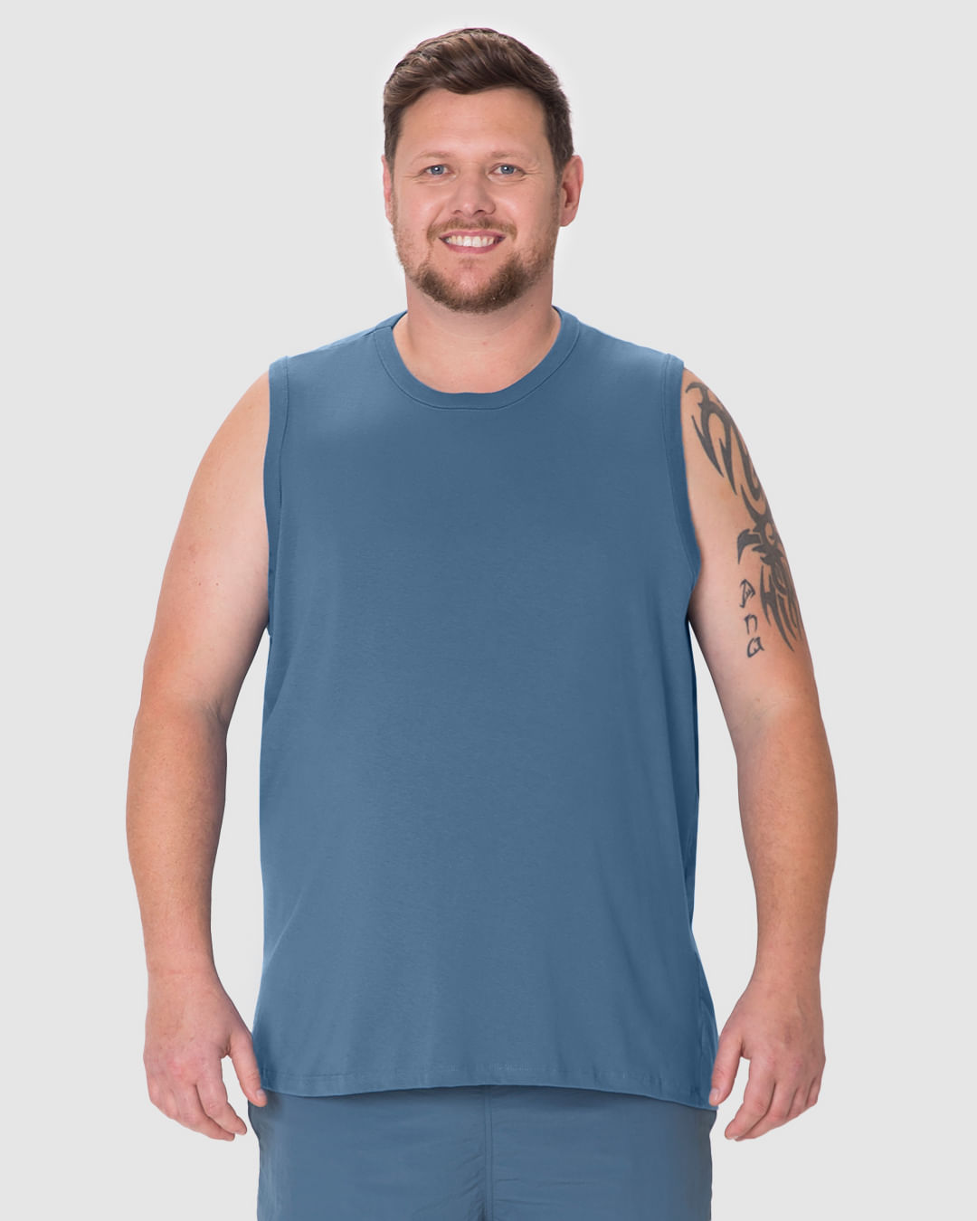 Regata Básica Masculina Plus Size Decote Redondo Alça Larga Em Algodão - Imagem 9