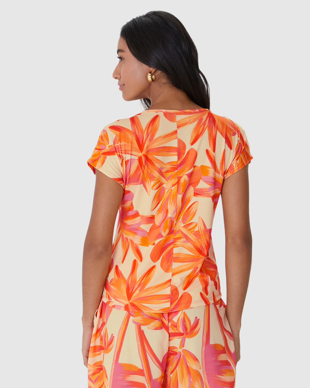 Blusa Feminina Manga Curta Estampa Digital Em Viscose Stretch - Imagem 5