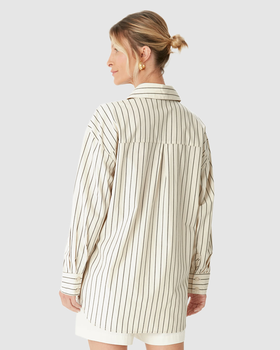 Camisa Ampla Feminina Listrada Bolso Frontal Em Algodão - Imagem 15