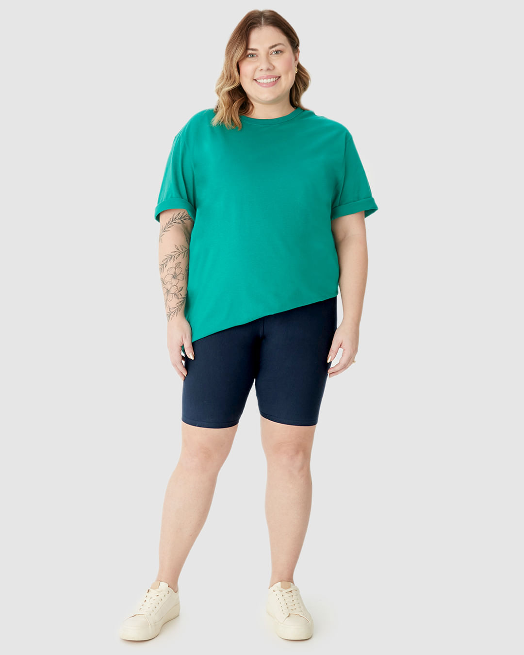 Bermuda Básica Feminina Plus Size Cintura Média Em Algodão