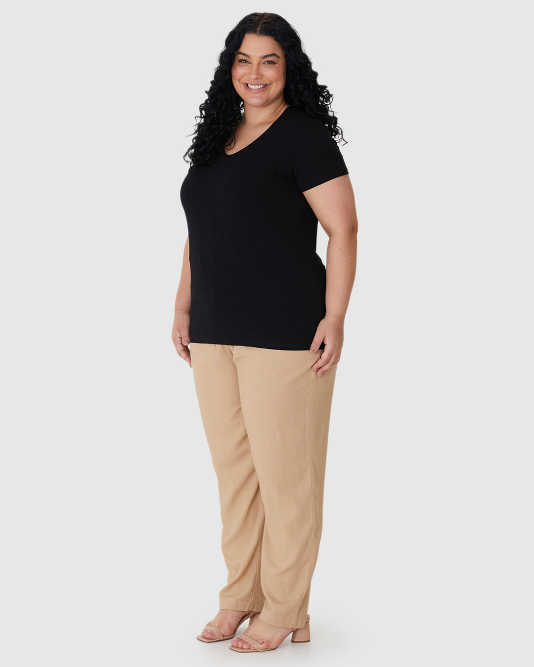 Blusa Básica Feminina Plus Size Decote V Em Canelado De Viscose - Imagem 17