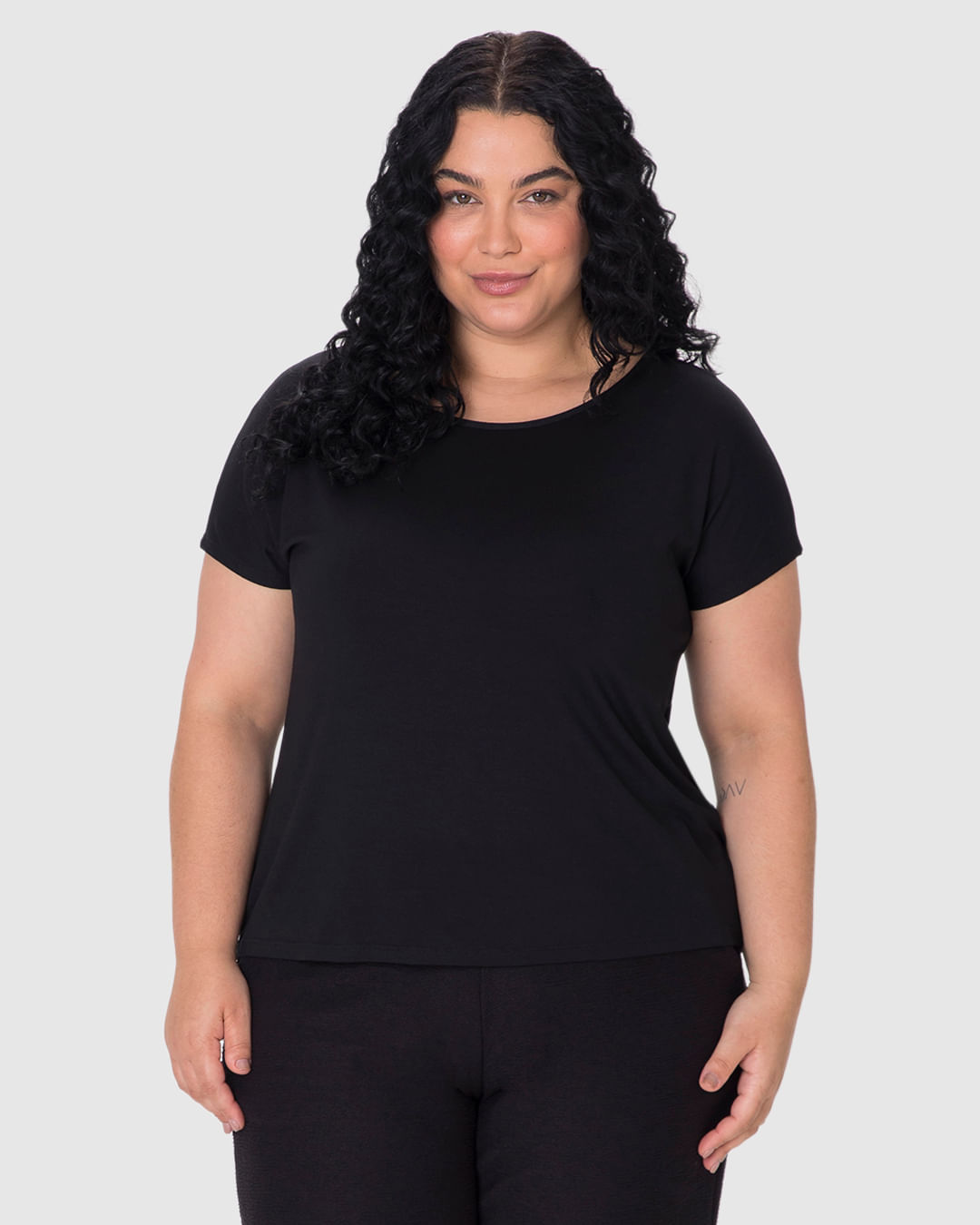Blusa Básica Feminina Plus Size Manga Japonesa Em Viscose Stretch - Imagem 9