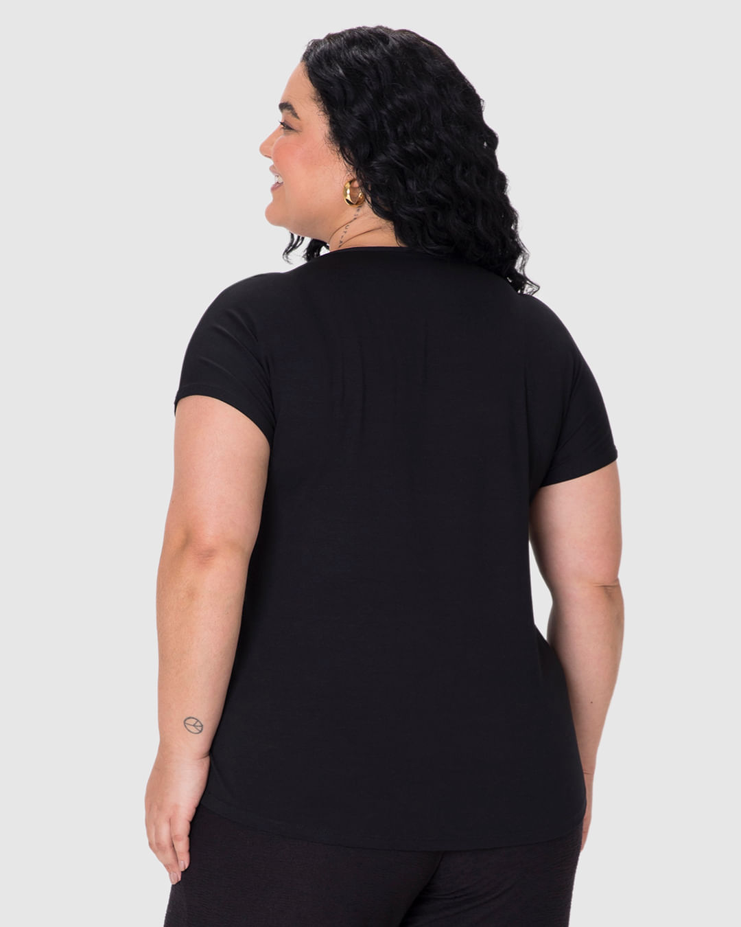 Blusa Básica Feminina Plus Size Manga Japonesa Em Viscose Stretch - Imagem 5