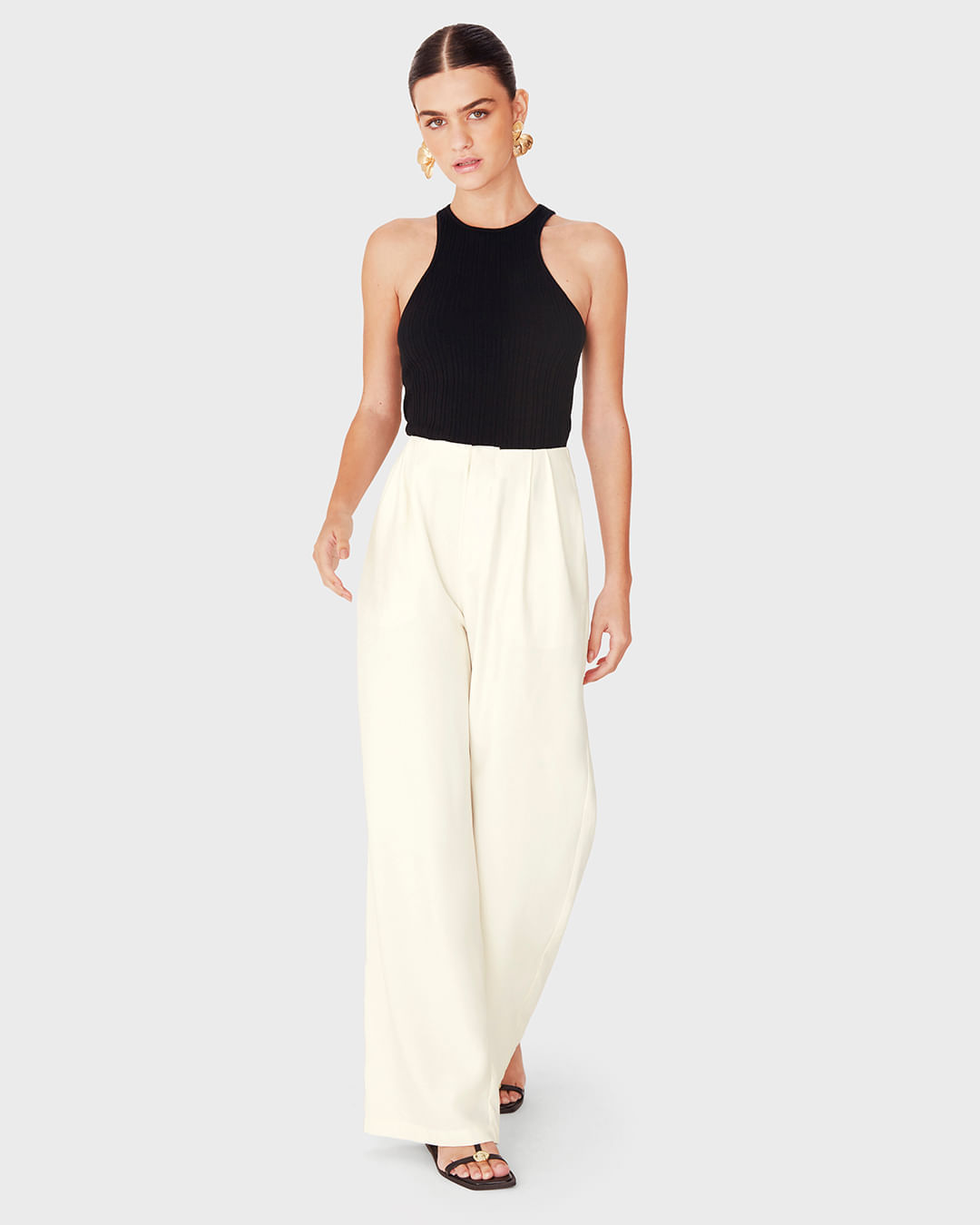 Calça Wide Leg Feminina Pregas e Bolso Faca em Viscose Sarjada - ENFIM