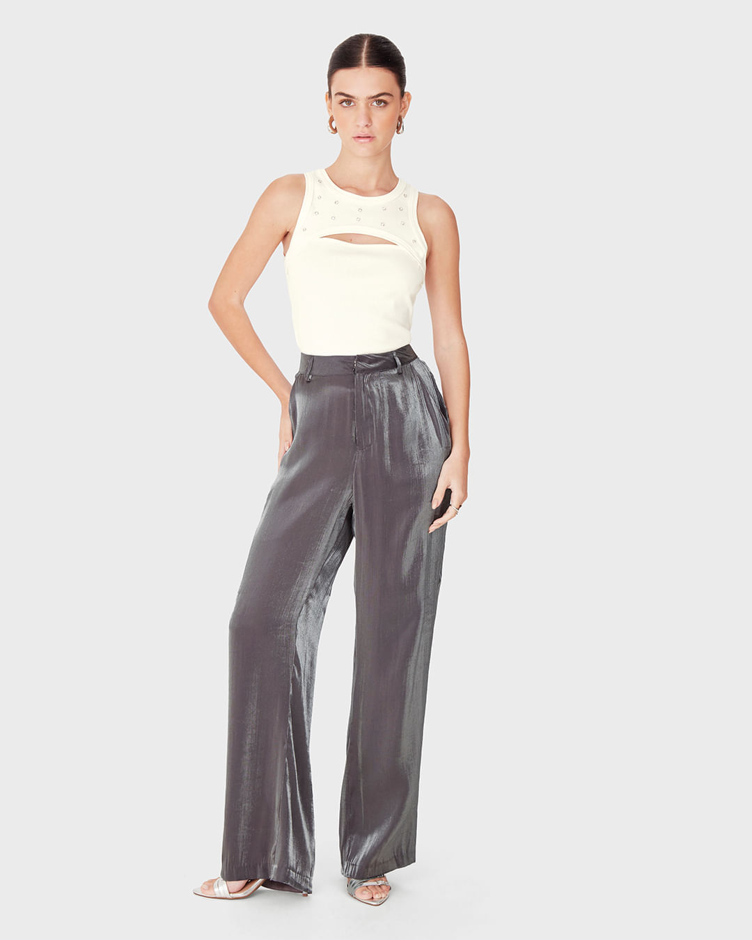 Calça Feminina Reta Bolso Funcional em Tecido Acetinado Glow - ENFIM