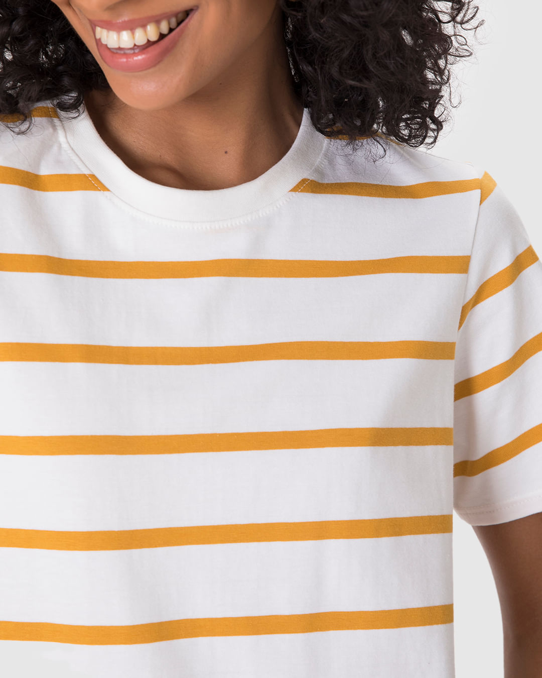Camiseta Feminina Reta Manga Curta Em Malha Listrada - Imagem 16