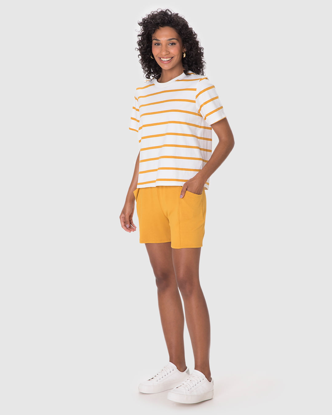 Camiseta Feminina Reta Manga Curta Em Malha Listrada - Imagem 30