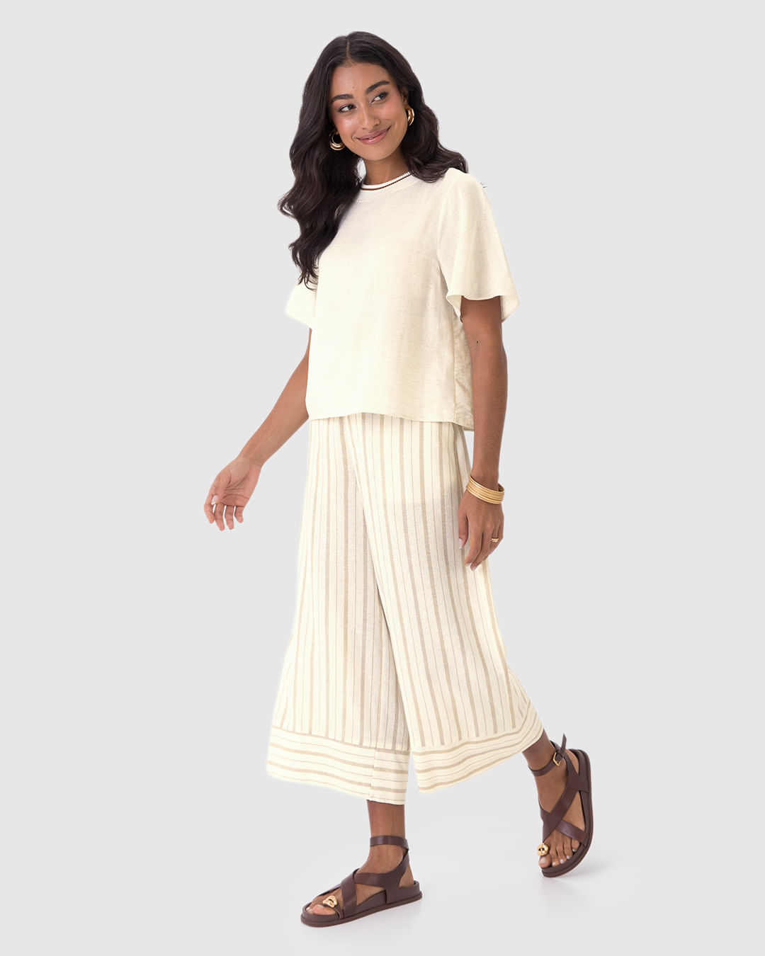 Blusa Ampla Feminina Gola Redonda Retilínea em Viscolinho Texturizado