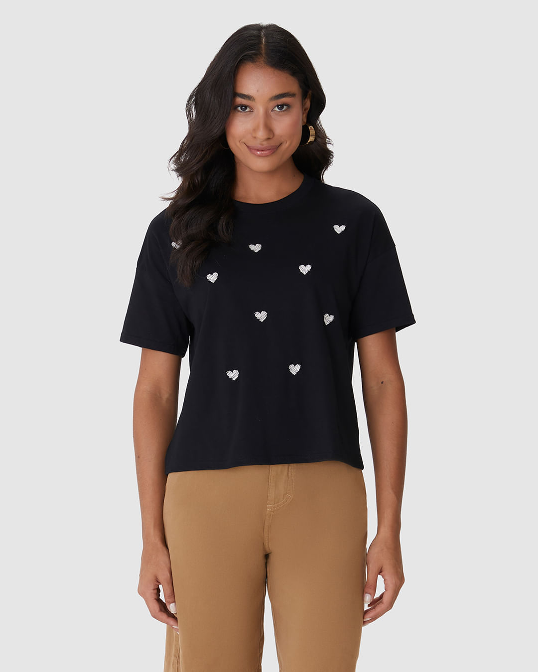 Camiseta Ampla Feminina com Bordados Frontais Delicados Em Algodão - Imagem 11