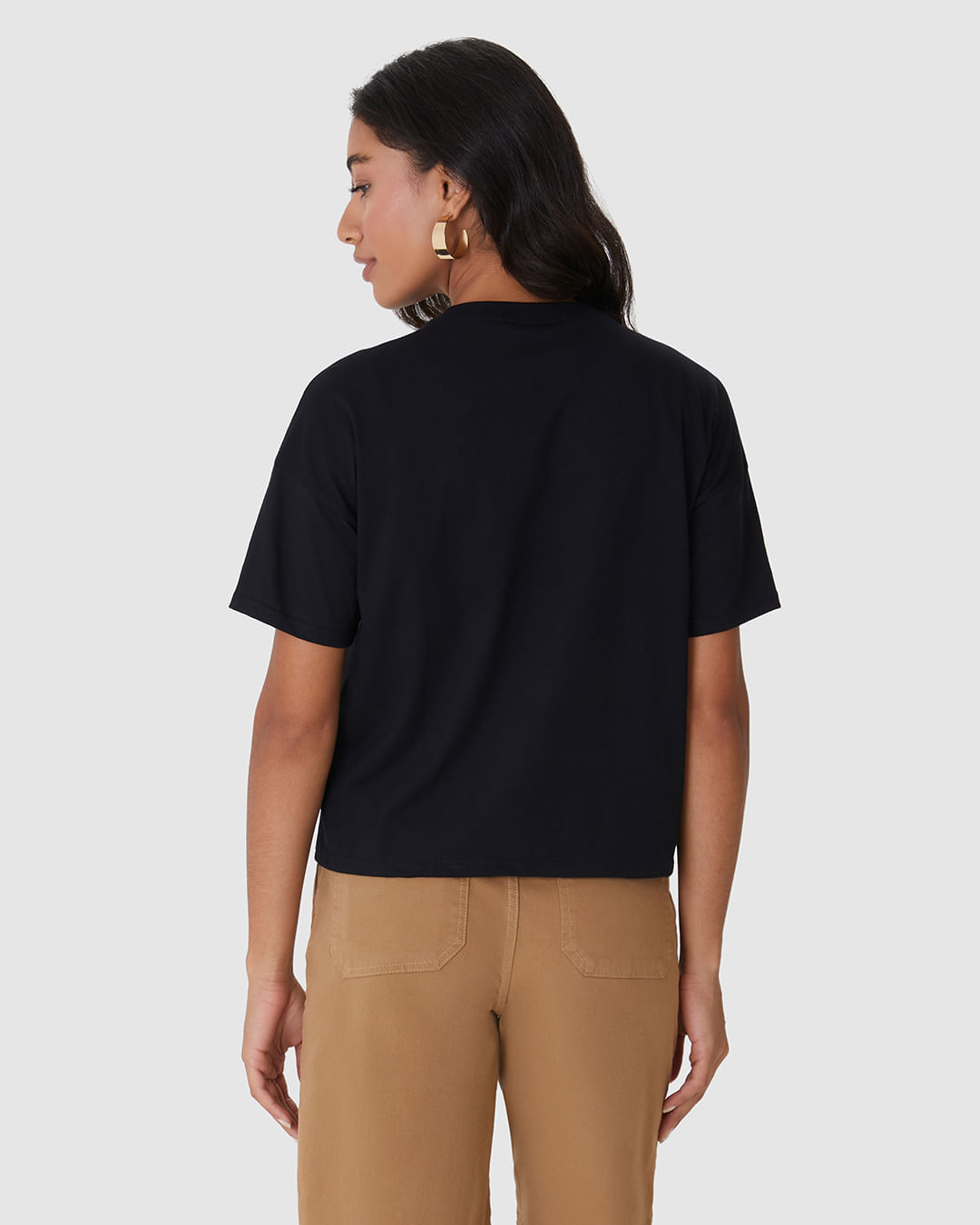 Camiseta Ampla Feminina com Bordados Frontais Delicados Em Algodão - Imagem 24