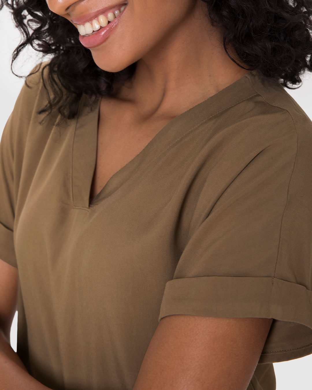 Blusa Feminina Decote V Manga Curta Dobrada Em Viscose - Imagem 21