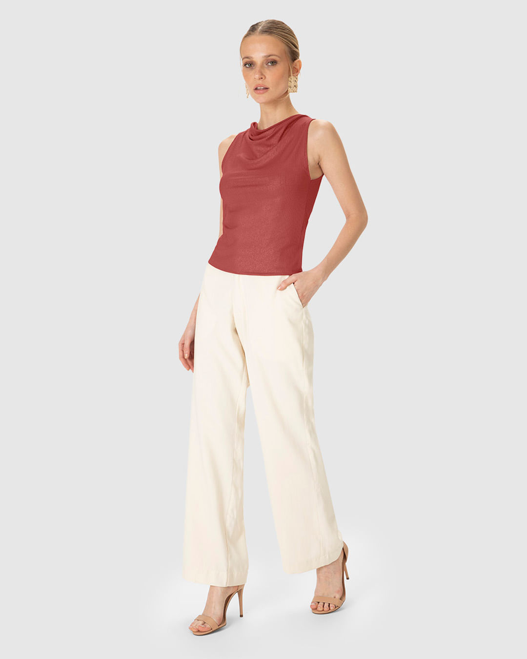 Blusa Justa Feminina Decote Degagê em Malha Canelada Brilho - ENFIM