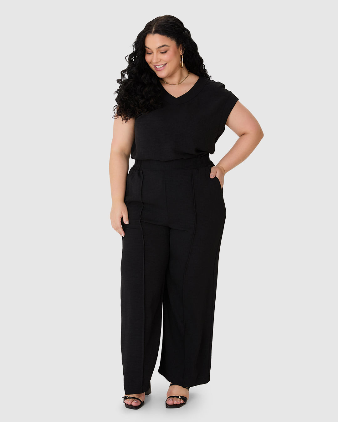 Calça Wide Leg Feminina Plus Size Bolso Faca em Tecido Airflow