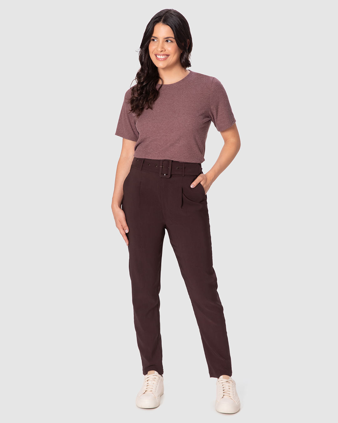 Calça Feminina Carrot Bolso Funcional E Cinto Alfaiataria Com Elastano