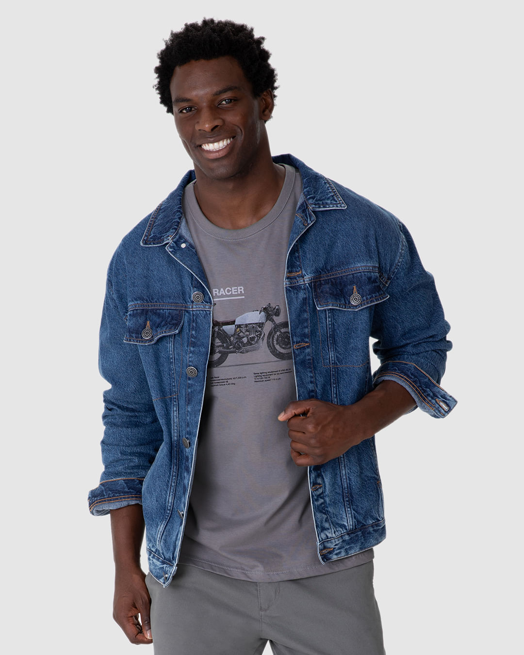 Camiseta Masculina Regular Manga Curta Estampa Frontal em Algodão