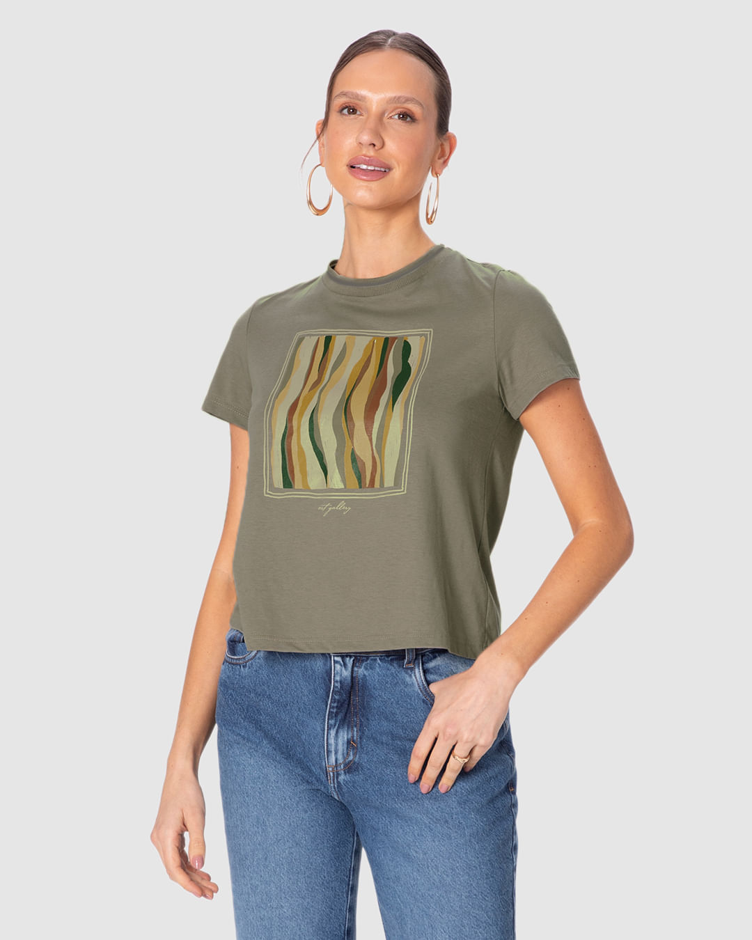 Camiseta Feminina Gola Retilínea Estampa Frontal Em Algodão