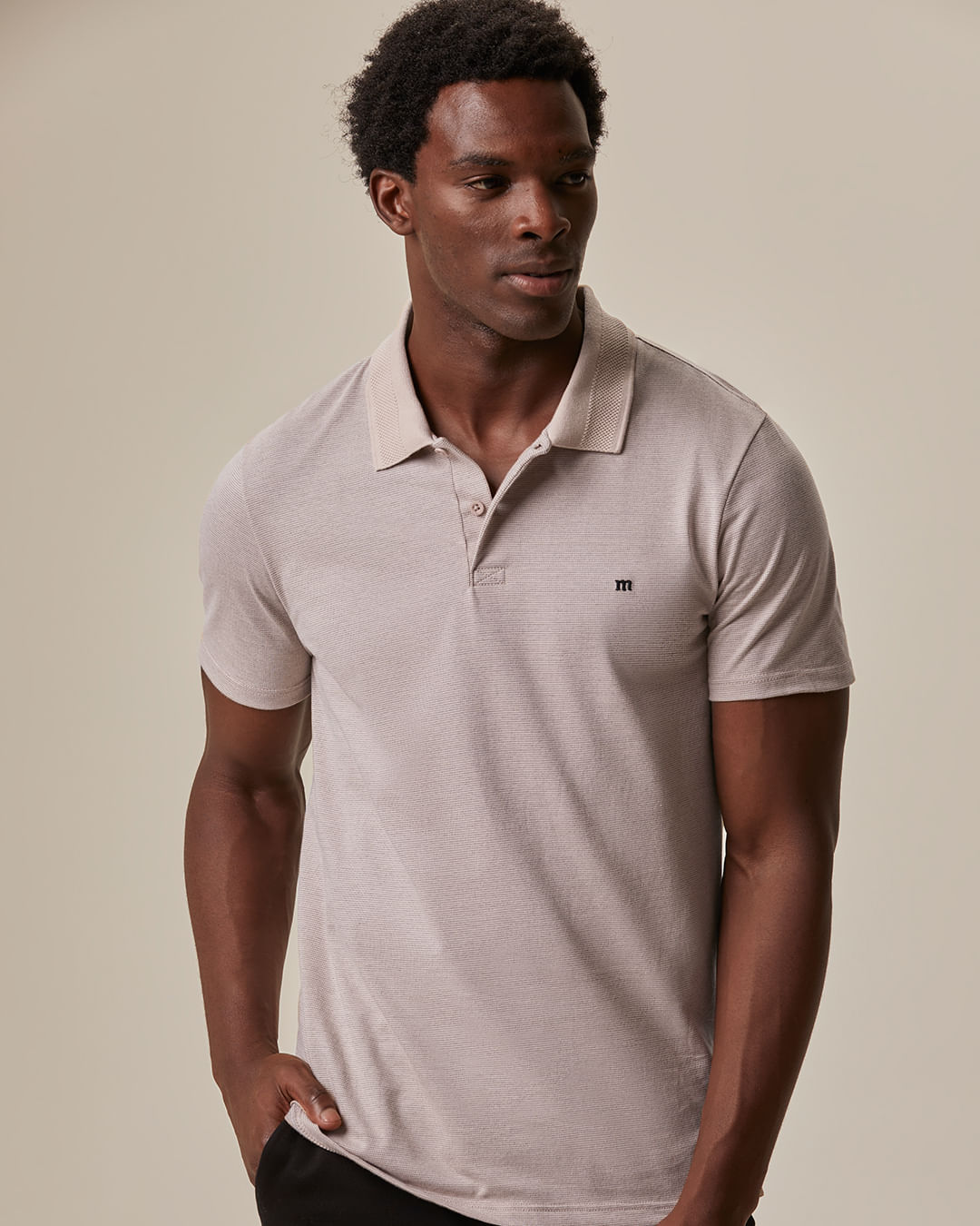 Camisa Polo Masculina Slim Bordado Abertura Lateral em Malha Texturizada