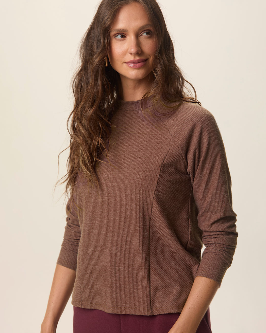 Blusa Ampla Feminina Detalhe Recorte Manga Longa em Malha Canelada Rajada