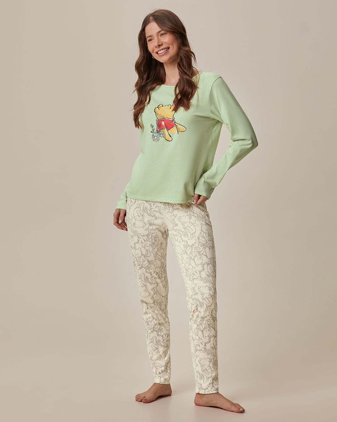 Pijama Feminino Blusa Manga Longa Estampa Ursinho Pooh Disney em Algodão