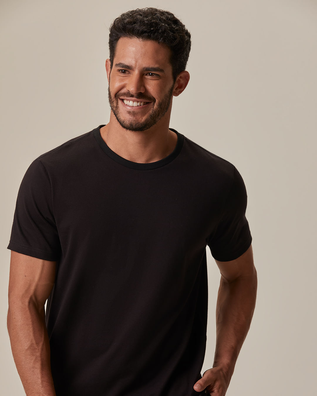 Camiseta Masculina Etiqueta Estampada Em Malha Do Abraço