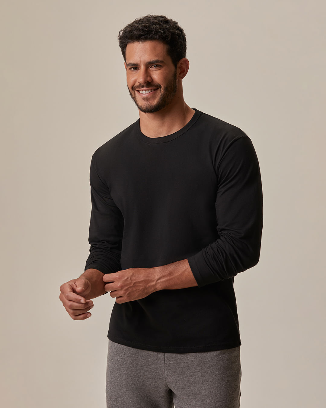 Camiseta Básica Masculina Manga Longa Em Algodão - Preto - M