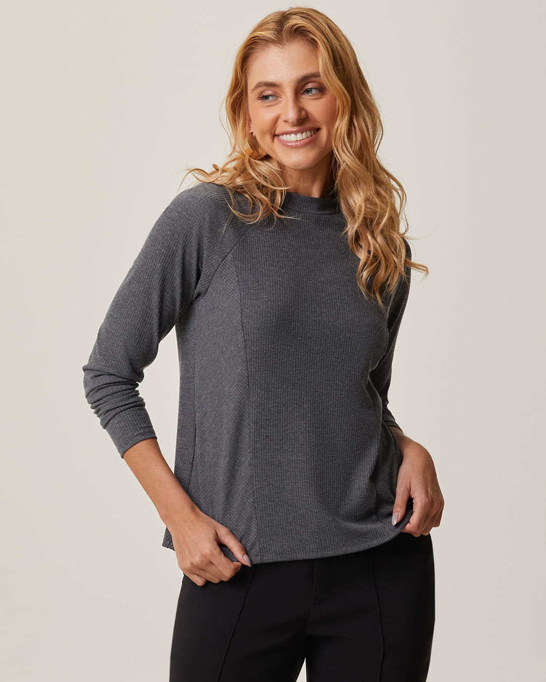 Blusa Ampla Feminina Detalhe Recorte Manga Longa Em Malha Canelada Rajada