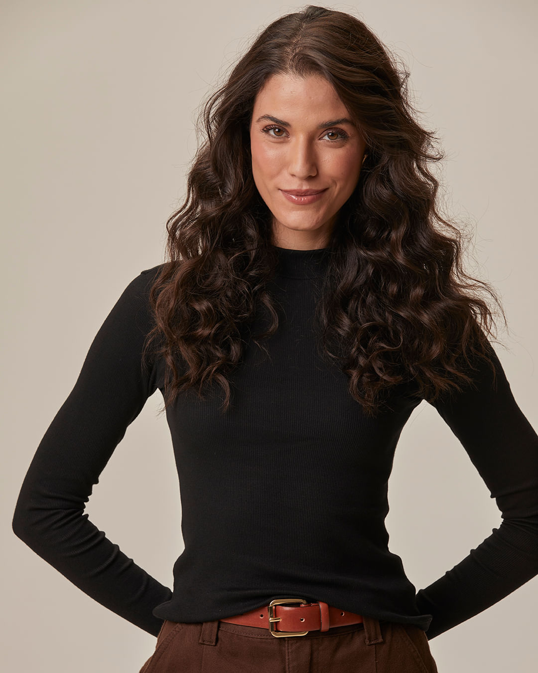 Blusa Básica Feminina Gola Alta Manga Longa Em Ribana - Preto - P