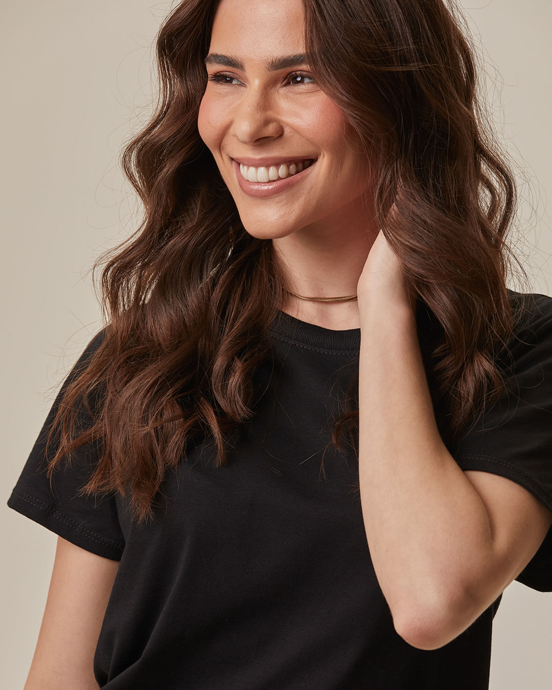Blusa Básica Feminina Decote Redondo Com Pesponto Em Algodão