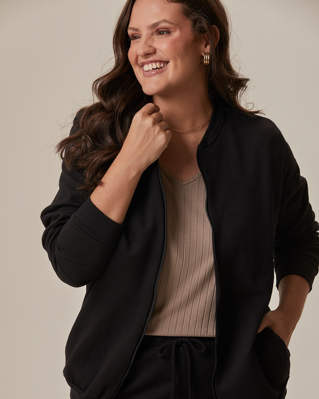 Jaqueta Básica Feminina Plus Size Gola Canelada Em Moletom Flanelado - Preto - G2