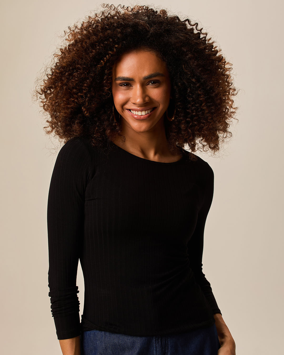 Blusa Básica Feminina Manga Longa Em Malha Canelada De Viscose