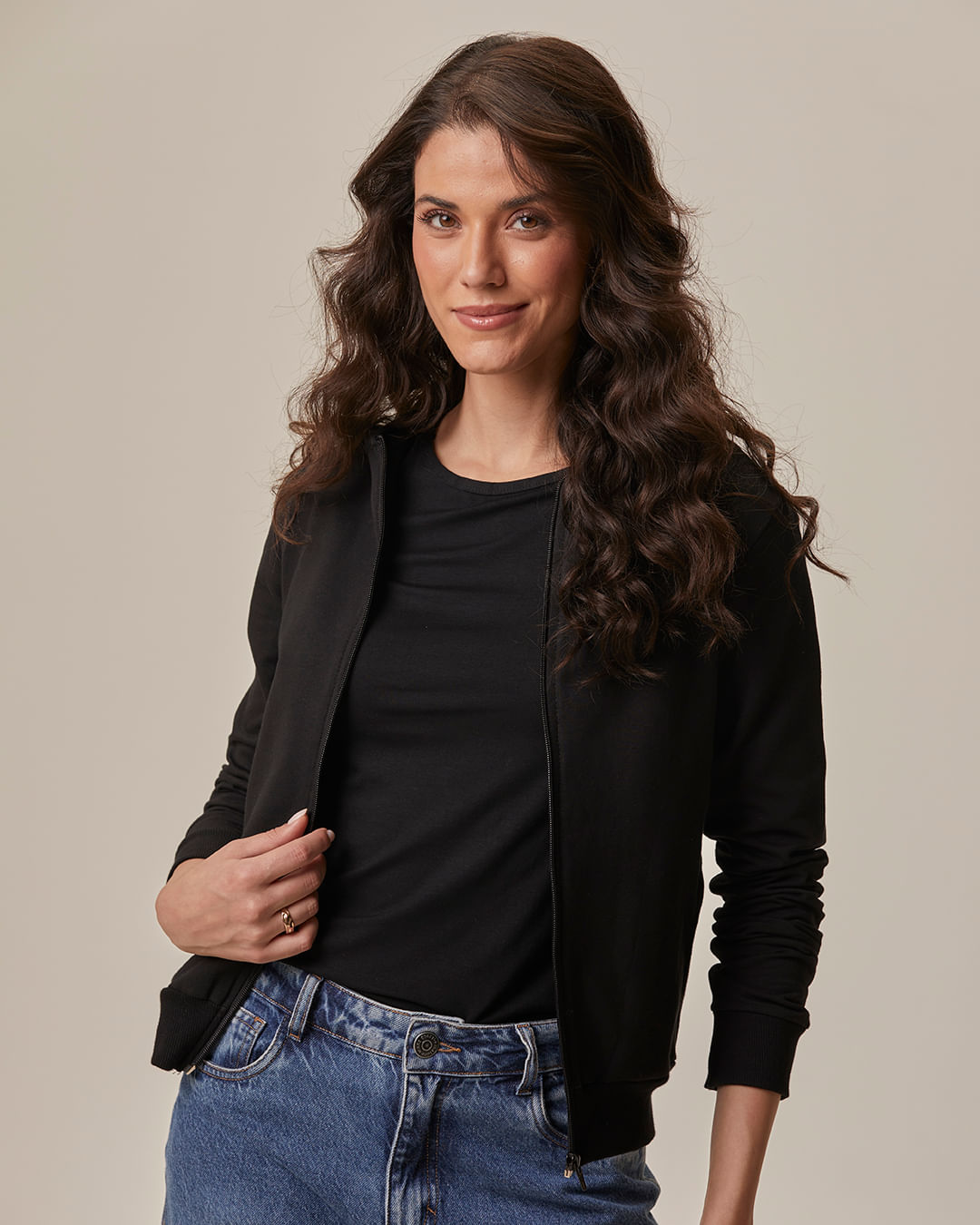 Jaqueta Básica Feminina Com Capuz Moletom Stretch Flanelado - Preto - PP
