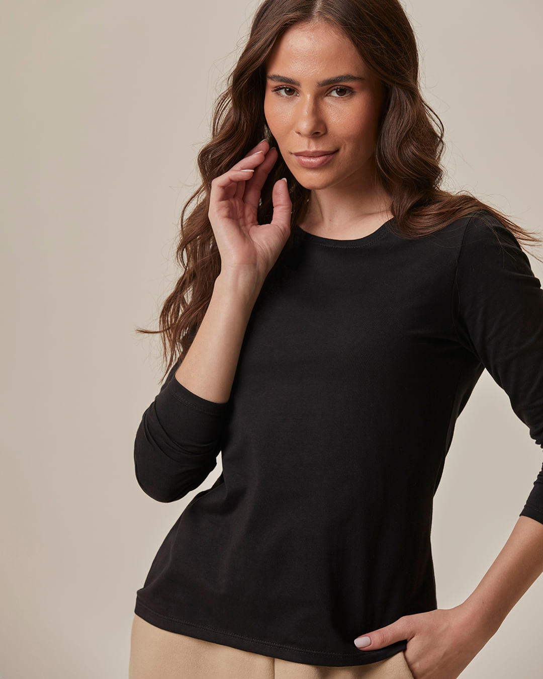 Blusa Básica Feminina Decote Redondo Manga Longa Em Algodão - Preto - XGG