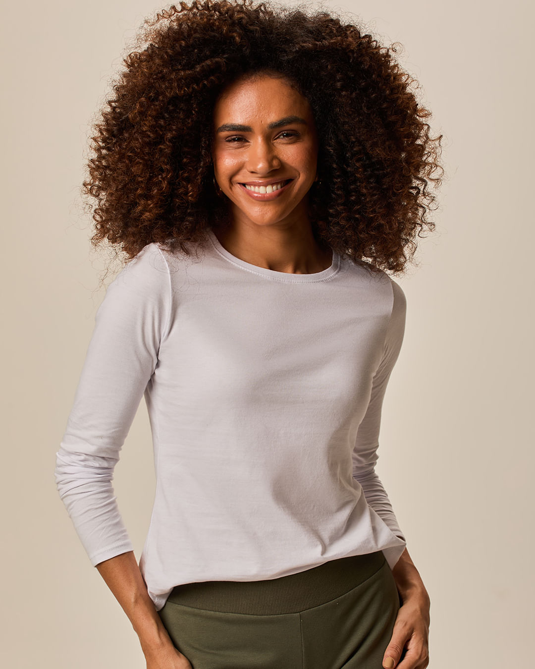 Blusa Básica Feminina Decote Redondo Manga Longa Em Algodão - Branco - GG